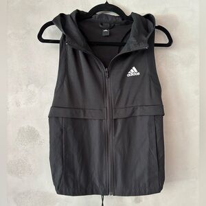 Adidas Hooded Vest, women’s size small, Excellent Condition!